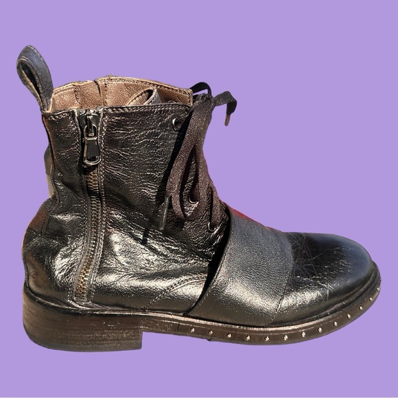 JP DAVID BLACK LEATHER ANKLE BOOT (SZ 37 - 6) (EUC) - Picture 3 of 16